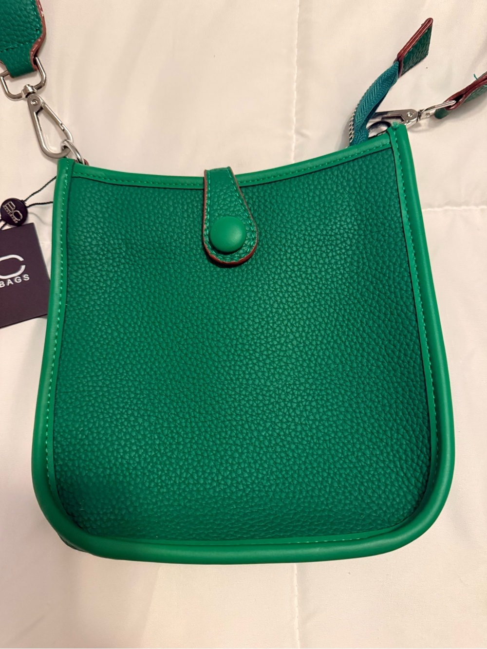 Green Pebbled Crossbody Shoulder Bag with Snap Closure